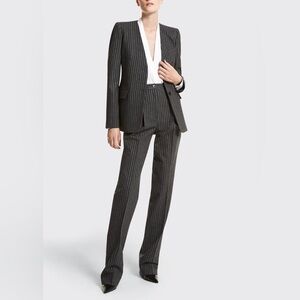 EXCELLENT CONDITION WOMEN’S 10 MICHAEL MICHAEL KORS GRAY BLAZER AND SKIRT SET